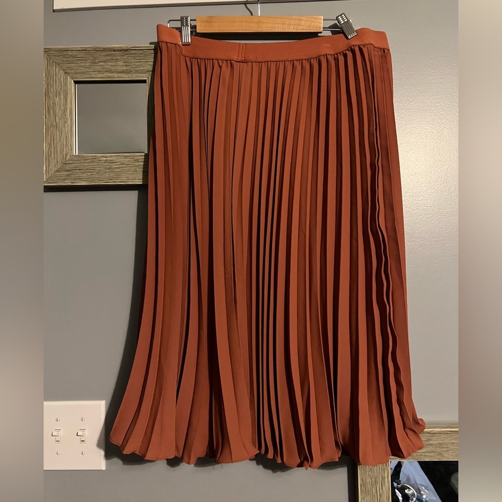 Dark pink brand new pleated ankle length skirt